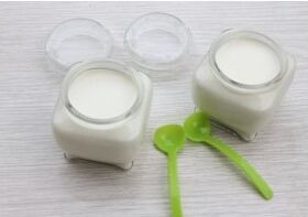 Naturalny jogurt